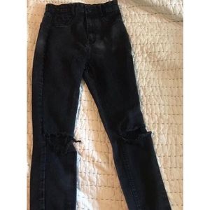 Black ZARA skinny jeans